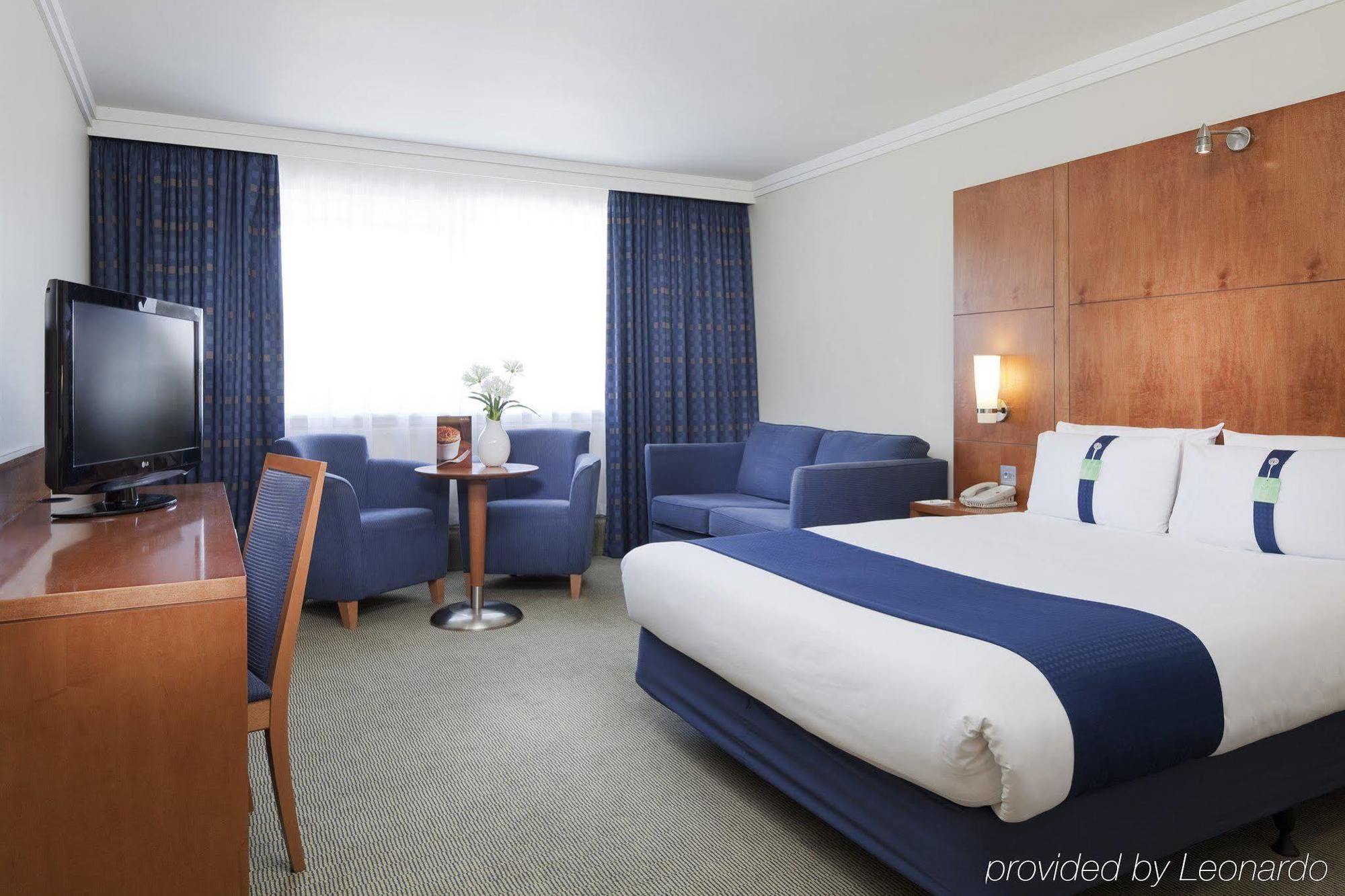 Holiday Inn Stoke On Trent M6 Jct15 By Ihg Newcastle-under-Lyme Exterior foto